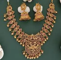 Matte Gold Polish Kemp Short Necklace Set