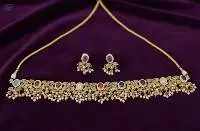 Cluster Pearls Design Choker Necklace Set