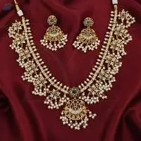 Cluster Pearls Kemp Short Necklace Set