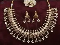 Matte Gold Polish Kemp Design Short Necklace