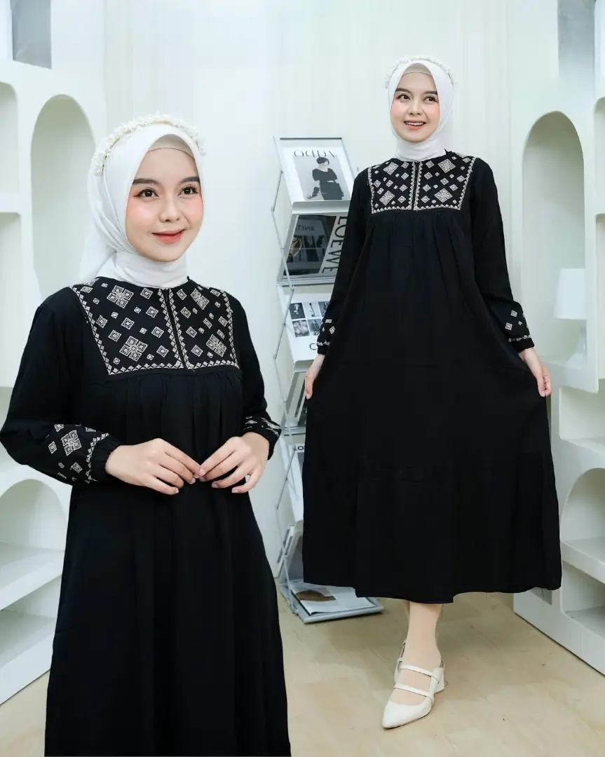 Mini dress embroidered noir
