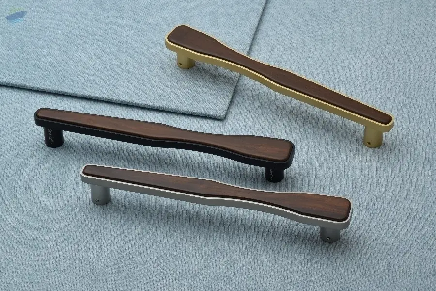 Louis Main Door Handle
