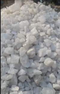 Semi-Glossy Quartz Lumps
