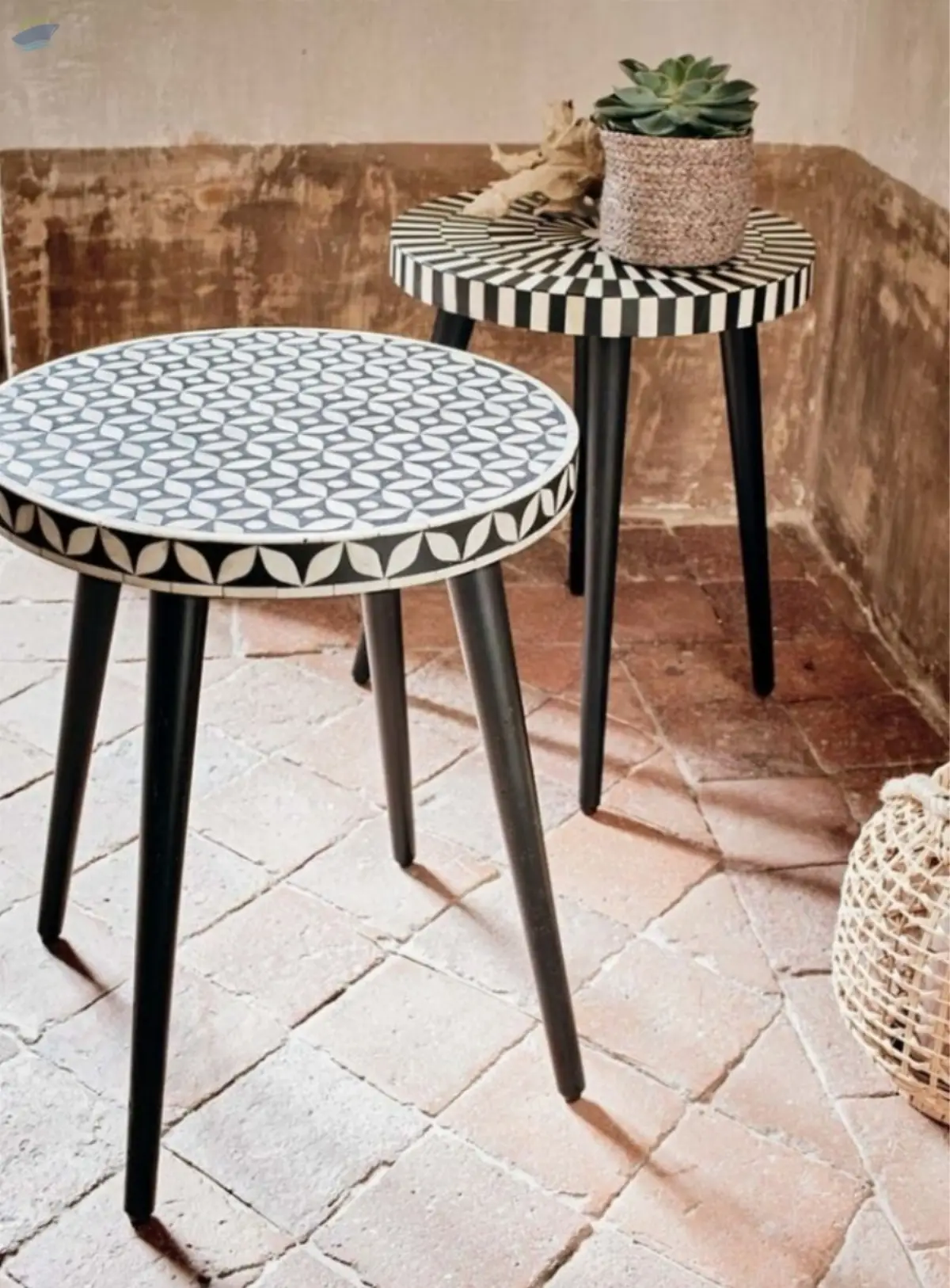 Round Table by S.A Enterprises. Supplier from India. Product Id 1881383.