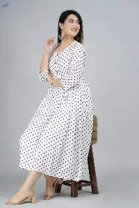 Avira White Belted Anarkali Kurti