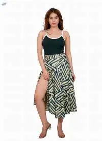 Geometric Striped Short Skirt
