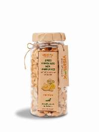 Spicy Cashew Nuts With Lemon Leaves