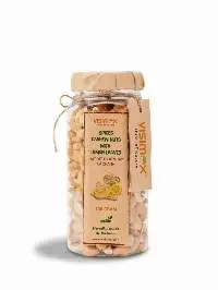 Spicy Cashew Nuts With Lemon Leaves