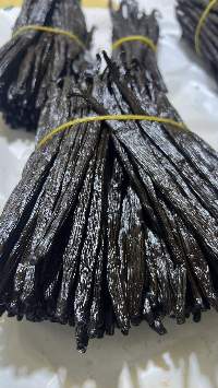 Premium Cured Vanilla Beans Ugandan Grade