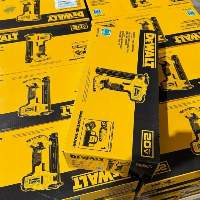 DEWALT 20V Cordless Stapler Kit