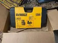 DEWALT DCG571M1 20V MAX Cordless Grease Gun Kit
