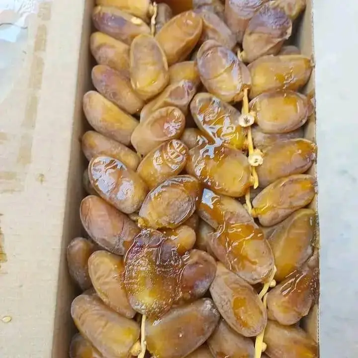 Deglet Nour Dates