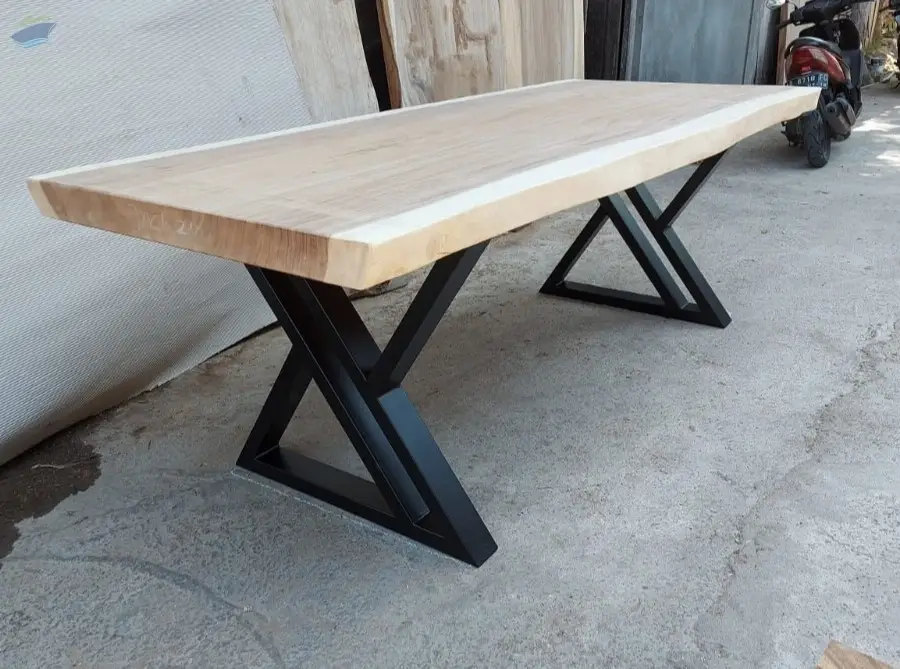 Dinning Table Soar Wood