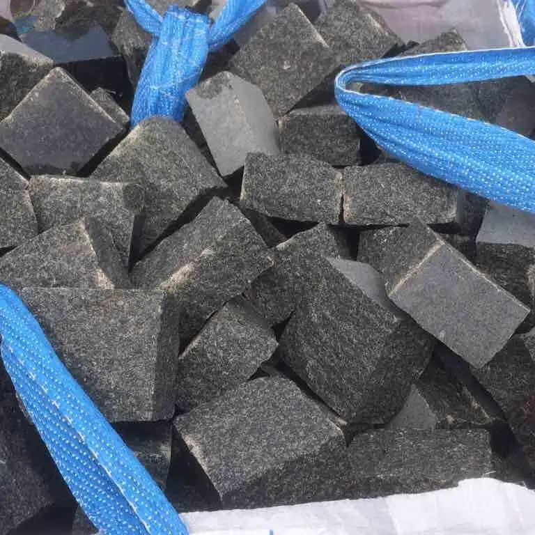Split Gabbro Paving Setts 10x10x5 cm